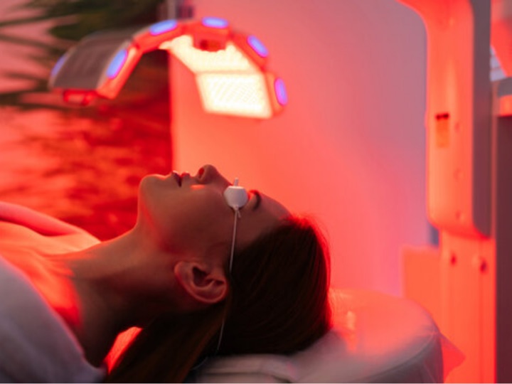 LED light therapy skin treatment